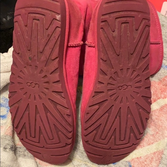 Pink UGGS - Picture 6 of 6